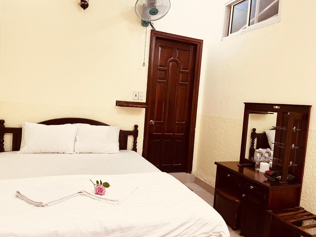 Hotel Khach San Xuan Quynh à Đà Lạt Extérieur photo